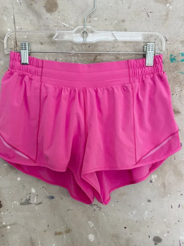 Lululemon Hotty Hot Low-Rise Short 2.5", Sonic Pink - Image 2