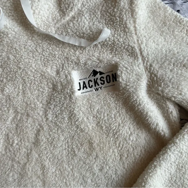 Jackson Hole Wyoming Ivory Fleece Cowl Neck Top Ski & Snowboard Winter Resort - Image 3