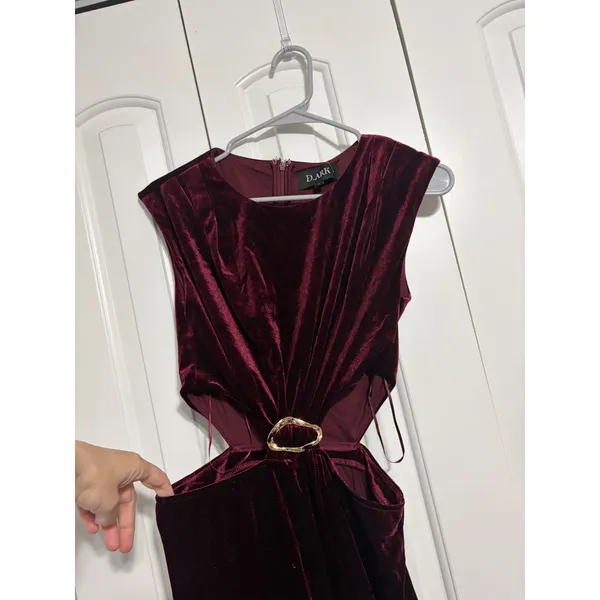 D.ARK Dress Velvet Cutout Burgundy Gold Hardware Midi M NWOT Aesthetic - Image 7