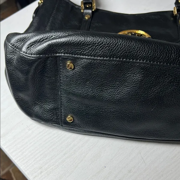 Tory Burch Black Leather Shoulder Bag with Gold Accents D10 - Image 7