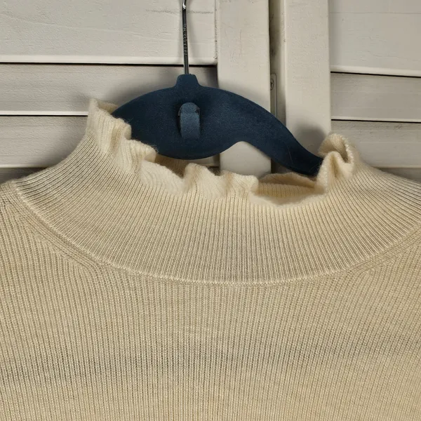 J Crew Womens Cream Rufflenack Merino Wool Blend Sweater‎ Medium - Image 3