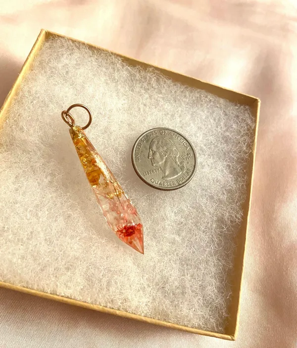 Orgonite pendant w/ citrine amber dried flowers - Image 3