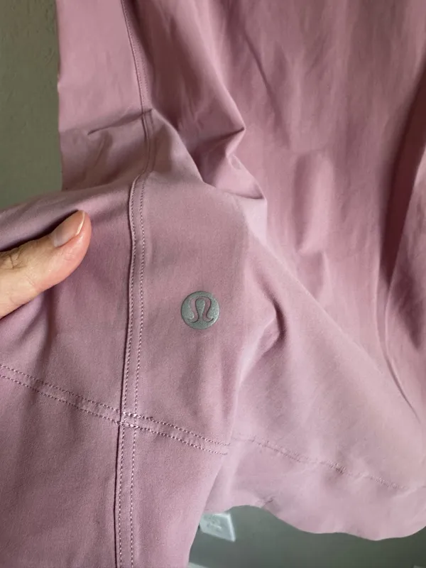 Lululemon Short Sleeve Tee 10 Lavender Lux - Image 4