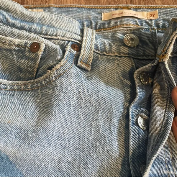 Levi's Wedgie Straight Jeans Light Wash Button Fly Size 27 - Image 5