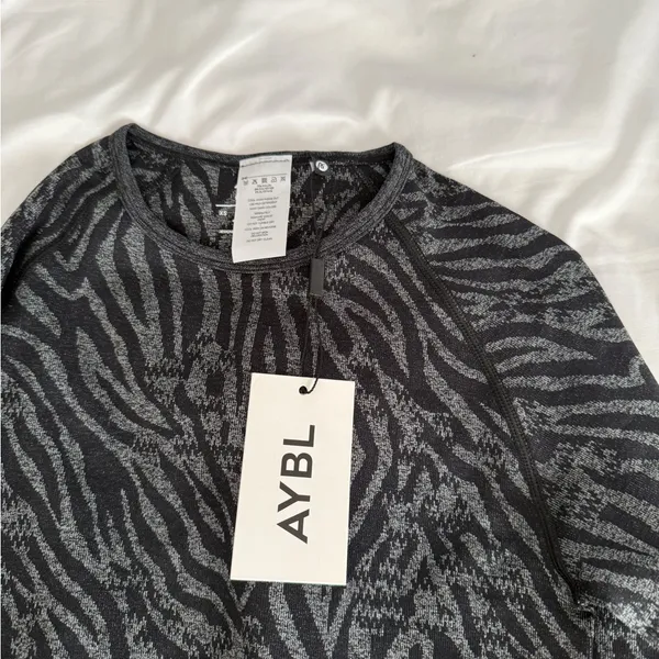 AYBL Workout Full Sleeve Crop Top NWT - Image 3
