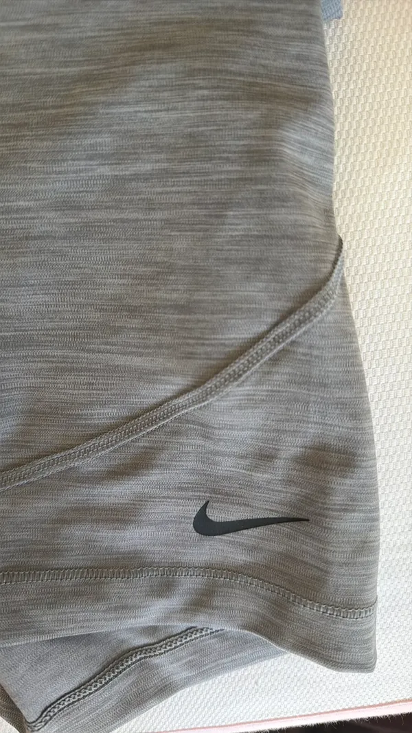 Nike pro - Image 3