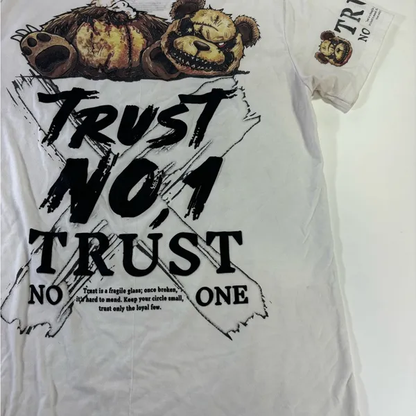 Fresh Laundry White Graphic Tee Size L - Image 9