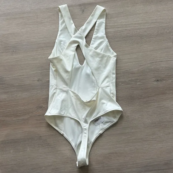 Free People NWT White V Neck Bodysuit - Image 6