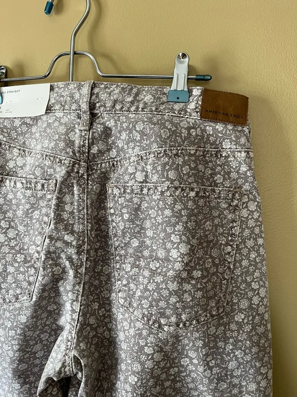 4 Long - American Eagle Outfitters Dusty Brown Floral Straight-Leg Jeans - Image 5