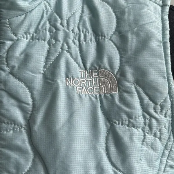 The North Face Quilted Puffer Vest small‎ athleisure layered transitional winter - Image 3