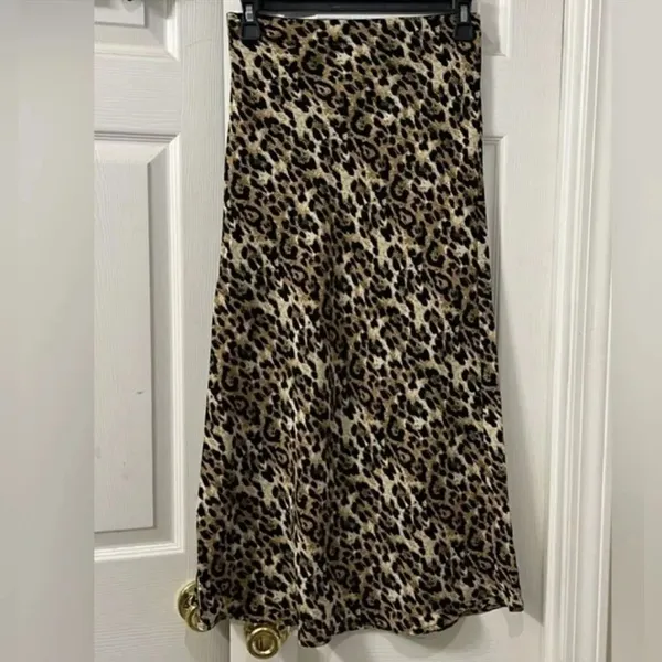 Oat New York Leopard Print Sateeny Midi Skirt(Size XS) - Image 3