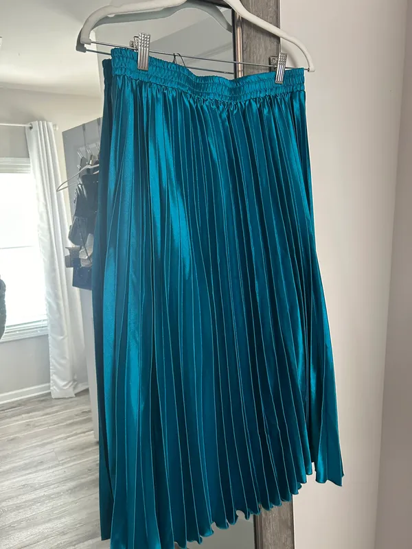 Teal Pleated Midi Skirt Blue - Image 3