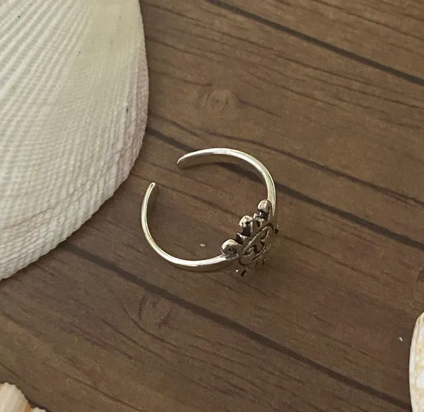 Sterling Silver Sun Face Toe Ring Midi Ring - Image 4