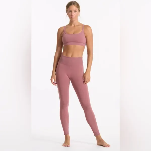 Vuori NWT Rib Studio High-Waisted Leggings Marsala Size M - Image 3
