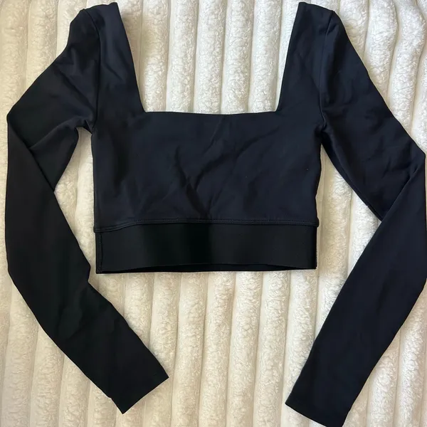 Aritzia Babaton Black Longsleeve Cropped Workout Top High Support Size XXS - Image 8
