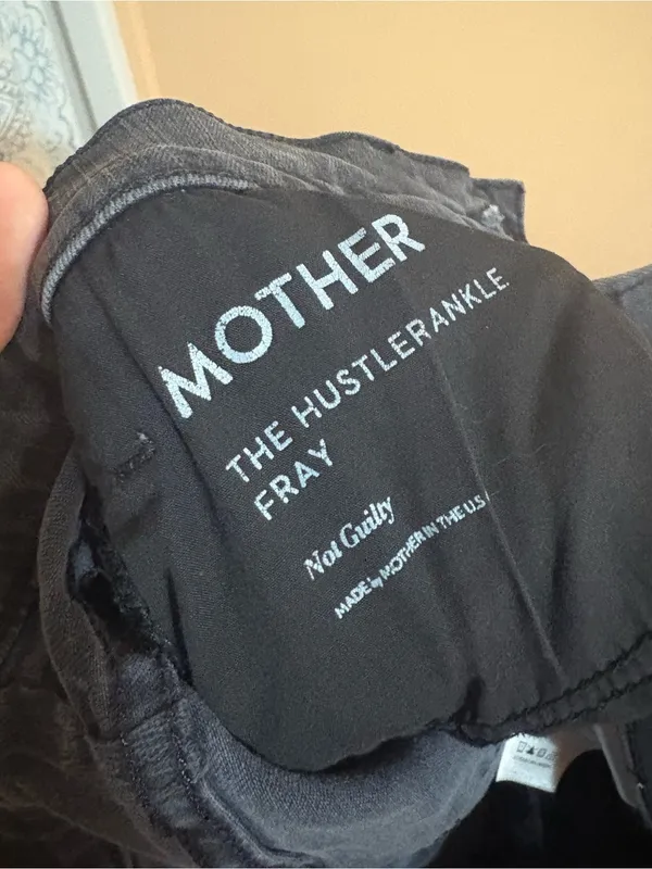 Mother Hustler Ankle Fray Jeans in Not Guilty - Image 7
