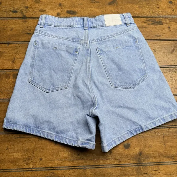 Women's‎ Zara light Blue denim jean shorts, Sz- 4 - Image 2