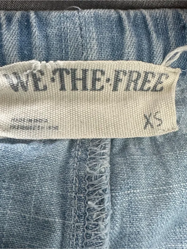 Free People Ruffle Chambray Denim Shorts Smocked Waist XS 100% Cotton - Image 4