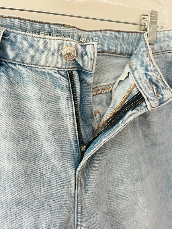 American Eagle Sz 10 Strigid Mom Jeans high rise denim Pants - Image 3