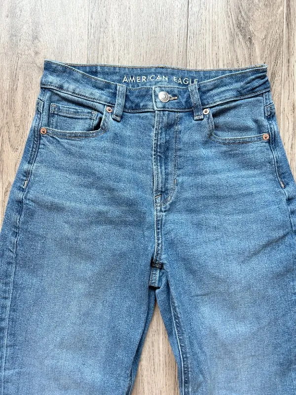 American Eagle Stretch Straight Leg Mom Jeans Medium Wash Denim Tapered Size 4 - Image 5