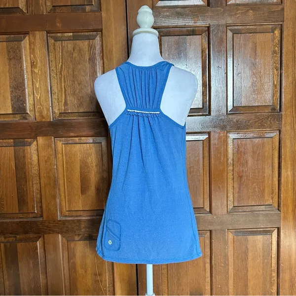 Lululemon Run Silver Bullet Tank Top Size 6 Blue Porcelaine Reflective Racerback - Image 3