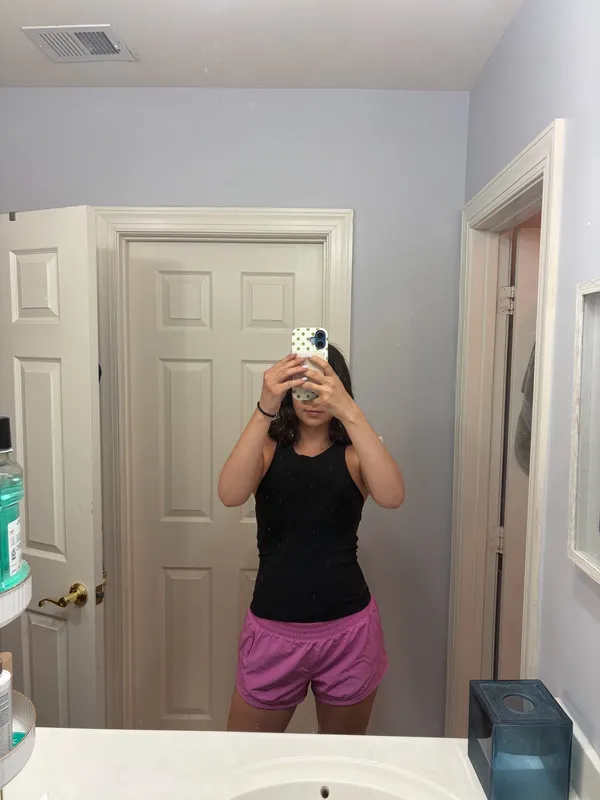 Aritzia golden MoveTech legacy shorts - Image 5