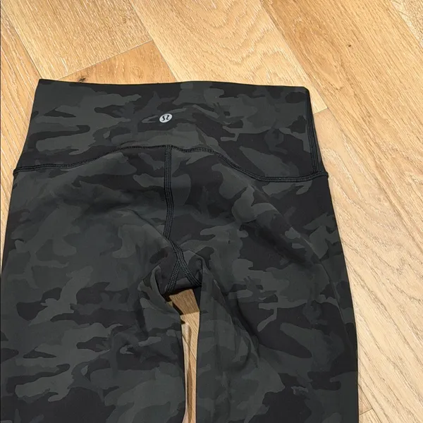 Lululemon Athletica wonder under green Camouflage Leggings‎ 4 - Image 3