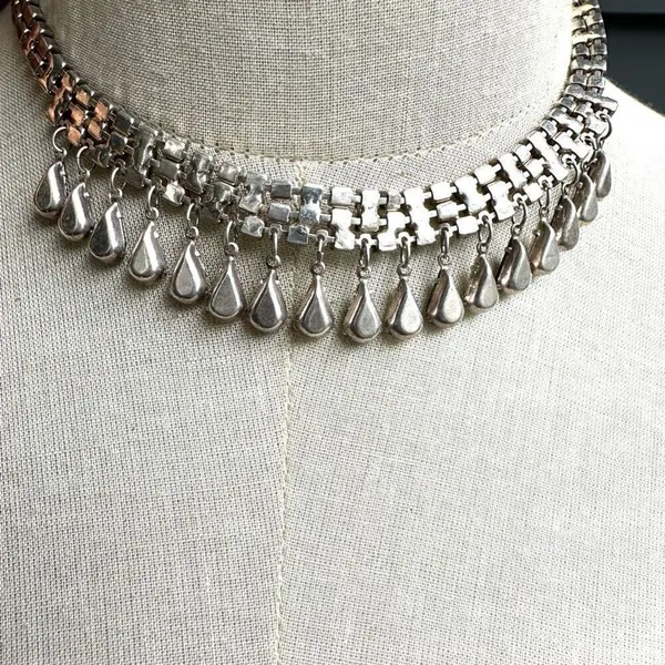 Black and clear teardrop rhinestone necklace Silver - Image 4