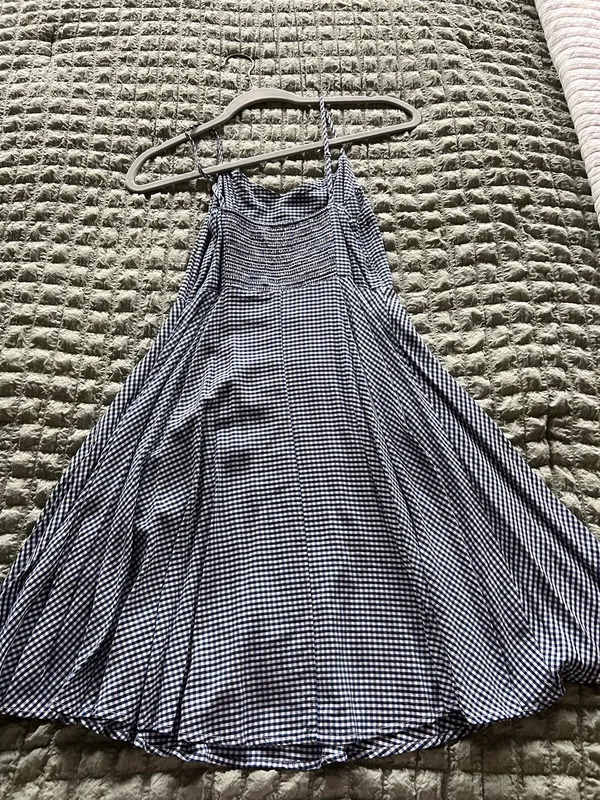 Old Navy white and blue gingham dress with adjustable straps. Size: XS #gingham #summerdress - Image 3