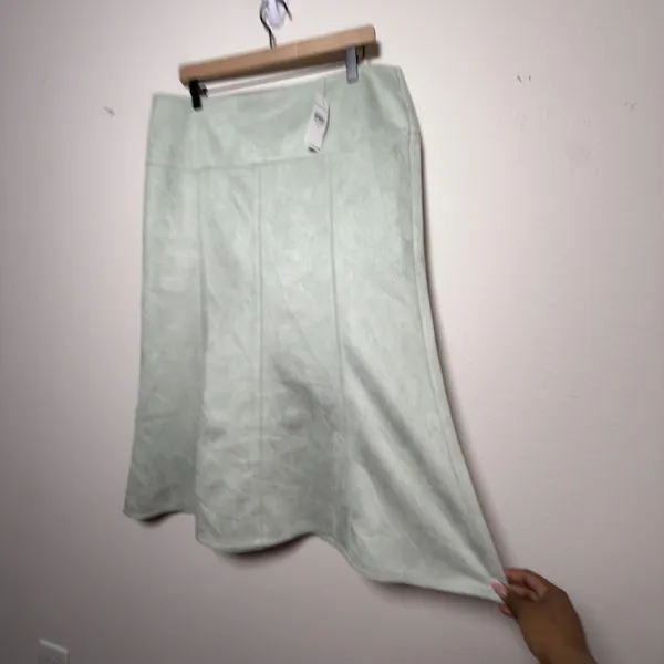NEW Ann Taylor Women Skirt 14 Green Faux Suede A-Line‎ Midi Western Boho Office - Image 2