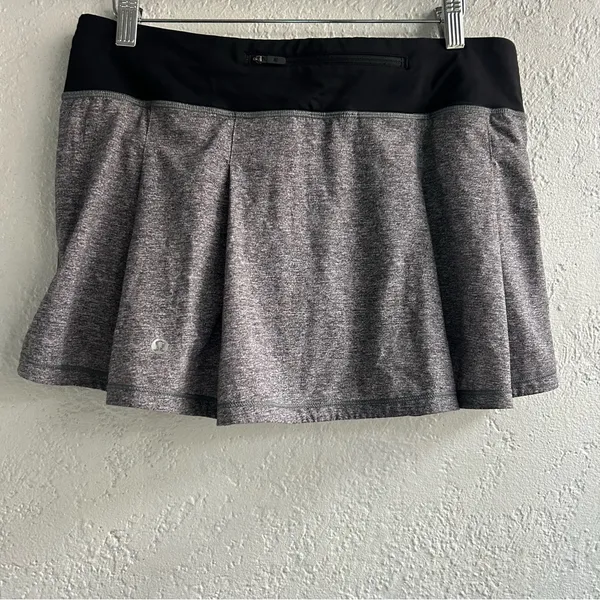 Lululemon Gray and Black Athletic Skort - Image 2