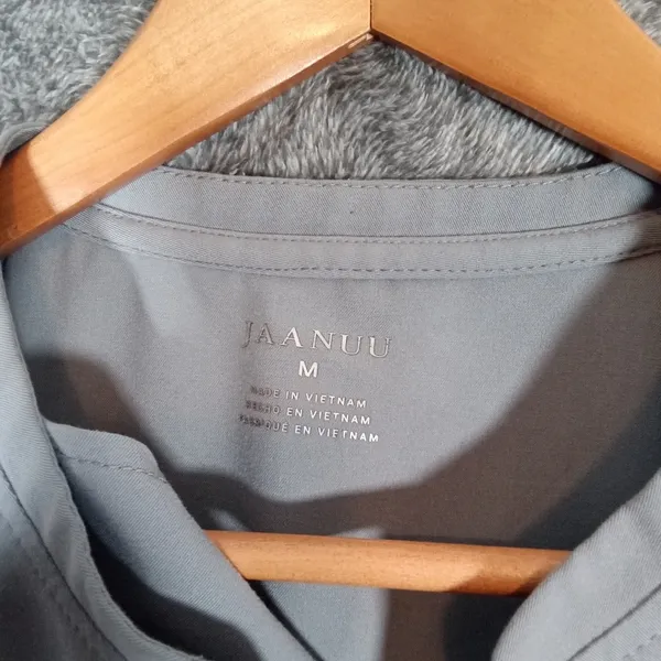 Jaanuu women's set scrub pants n top gray size Medium - Image 4