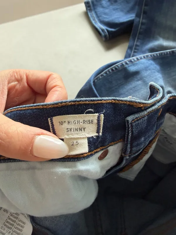 Madewell 10" High-Rise Skinny Jeans‎ in Dark Wash Size 25 - Image 6