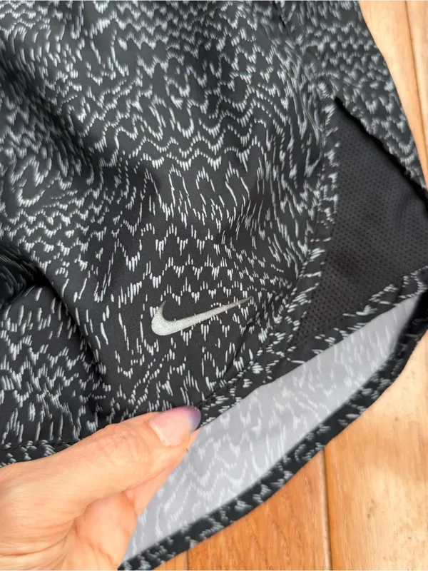 Nike 10K Dri-FIT Running Shorts Black Grey Static Print Mesh Trim Women's Large - Image 2