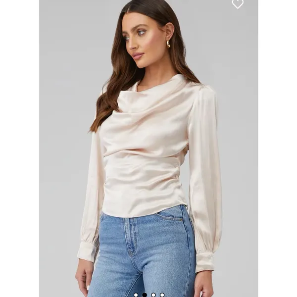 ASTR the Label Lilith‎ Satin Cowl Neck Long Sleeve Blouse Champagne M $98 - Image 2