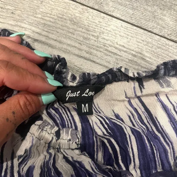 Just Love Womens Medium Blue Black White and Grey Mini Dress Flowy Short Sleeves - Image 3