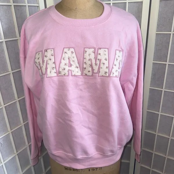 Grayson Threads Mama Pink Crewneck Oversized Sweatshirt Floral Patchwork Applique Size Small NWT - Image 3