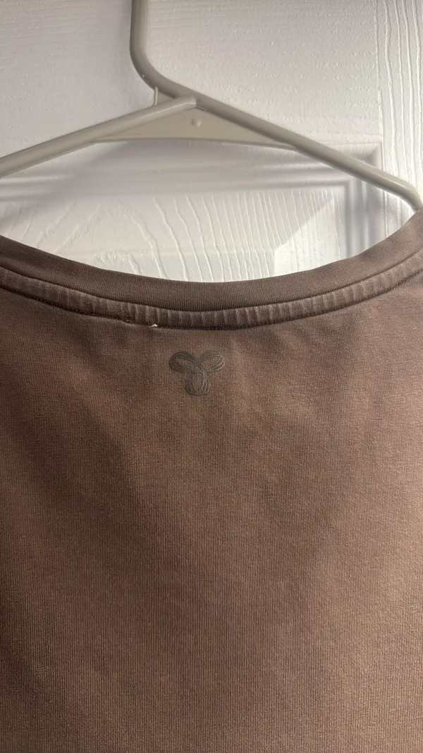 Aritzia TNA Cropped Long Sleeve - Image 3