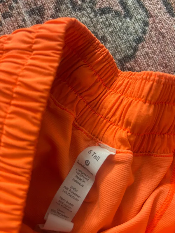Lululemon Shorts Hotty Hot 4" - Image 4