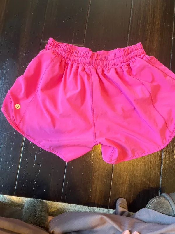 Lululemon Shorts Hotty Hot 4" - Image 2
