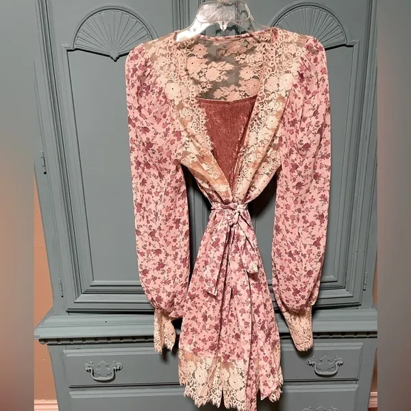 For LOVE & LEMONS FOR VICTORIA’S SECRET: Melrose Robe 💕 - Image 7