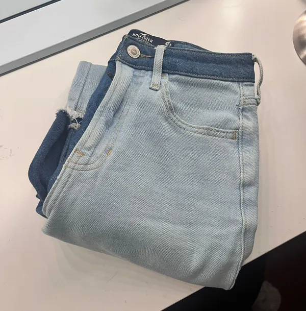 American Eagle Jeans - Image 4