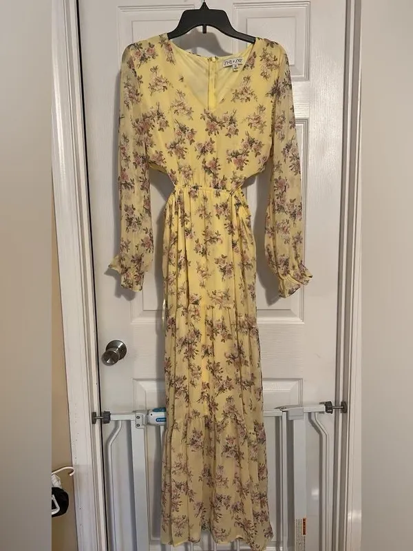 She + Sky Yellow Floral V-Neck Maxi Dress - Image 2