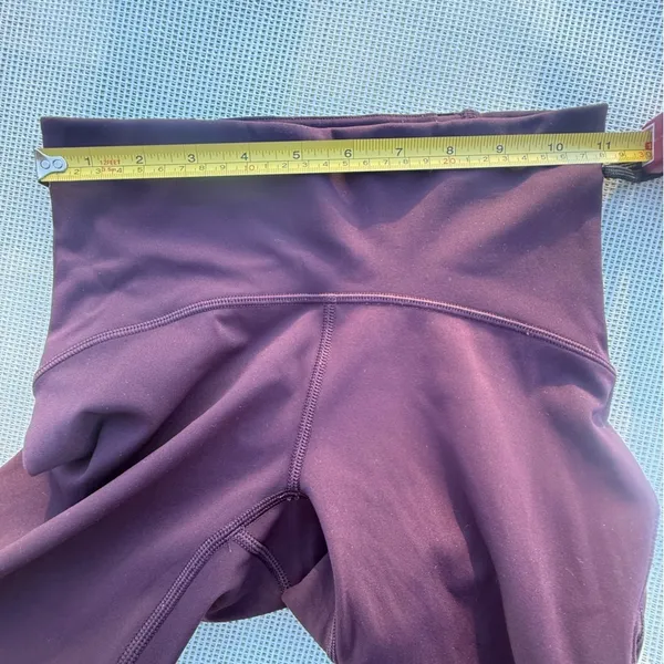 Lululemon Athletica Women’s size 2 Purple High-Waisted Leggings - Image 3