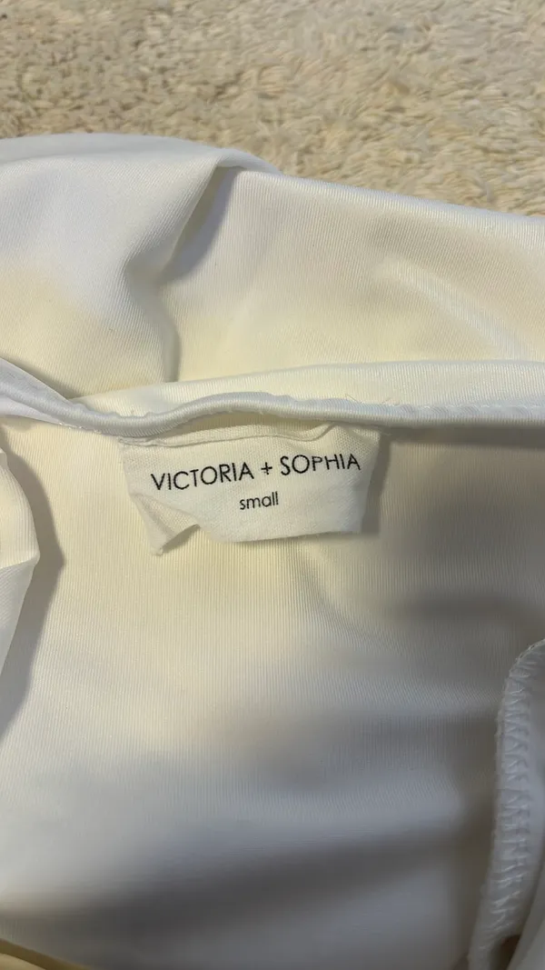 Victoria and Sophia backless dress - Image 3