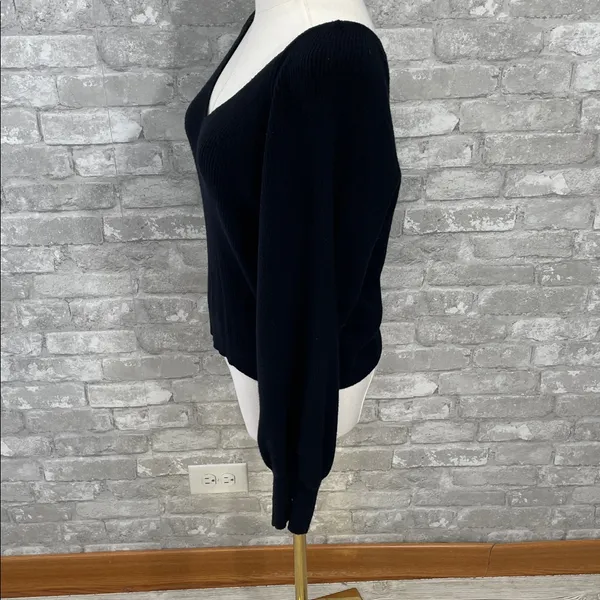 Abercrombie & Fitch Black V-Neck Sweater - Image 3