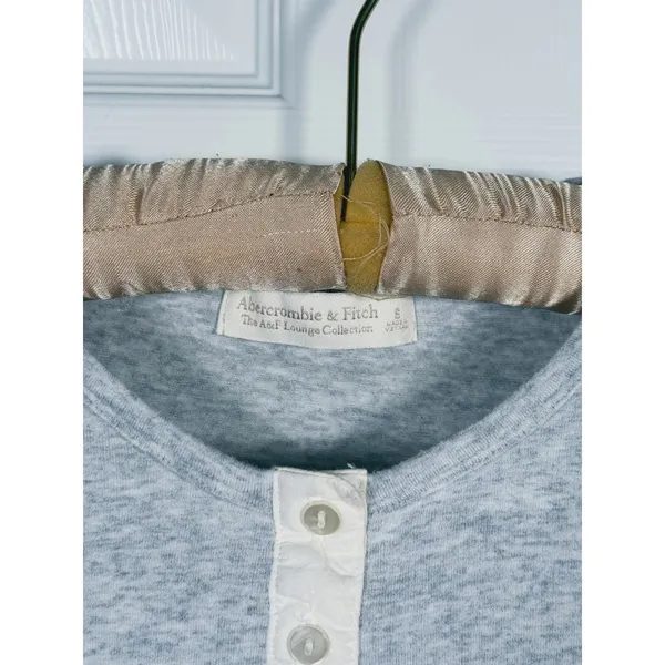Y2K Abercrombie & Fitch Long Sleeve Henley Shirt Size Small Gray Lounge Retro - Image 3