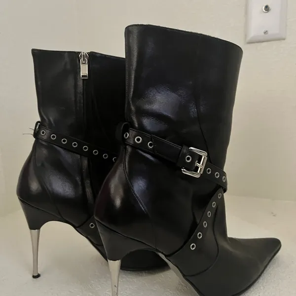 L’idea by Lori Women’s black leather ankle boots Size 38 - Image 8
