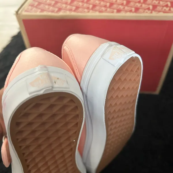 VANS Mary Jane rose pink velvet buckle shoes sneakers new - Image 4