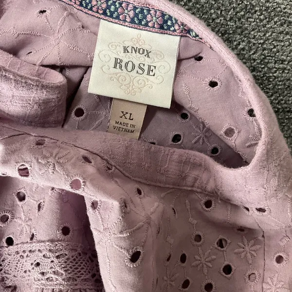Knox Rose Size XL Purple Blouse Eyelet Short Puff Sleeves Button Front - Image 6